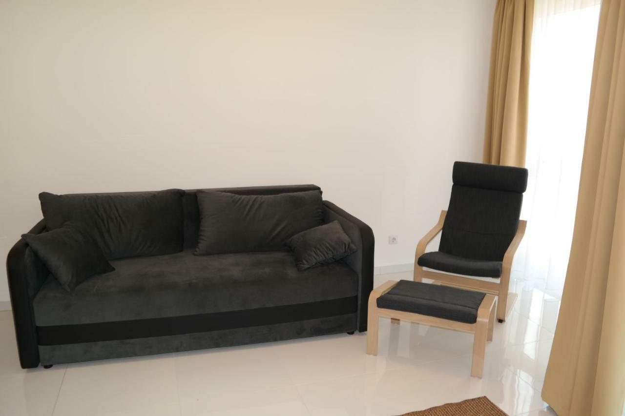 גיור Holiday Apartman With Free Parking מראה חיצוני תמונה