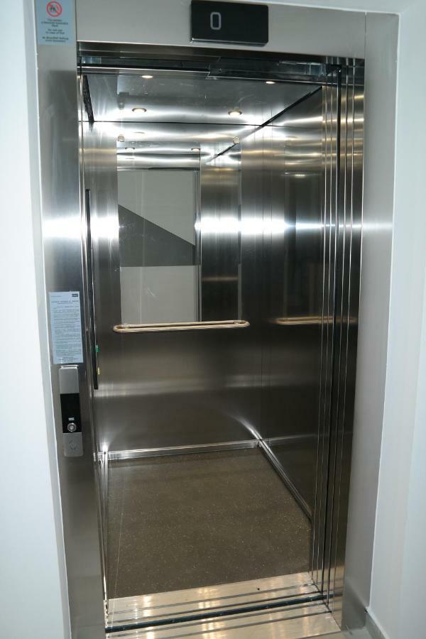 גיור Holiday Apartman With Free Parking מראה חיצוני תמונה